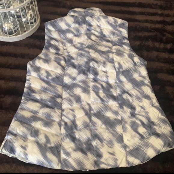 Athleta Puffer Goose Down Altitude Vest Size Large - Picture 5 of 11
